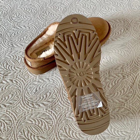 UGG Classic Slipper - Picture 9 of 9